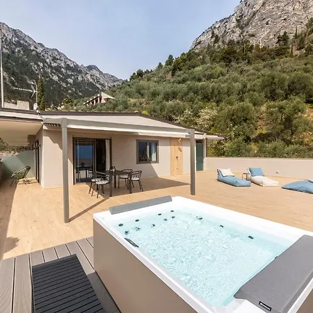 Evo Aparthotel 4*
