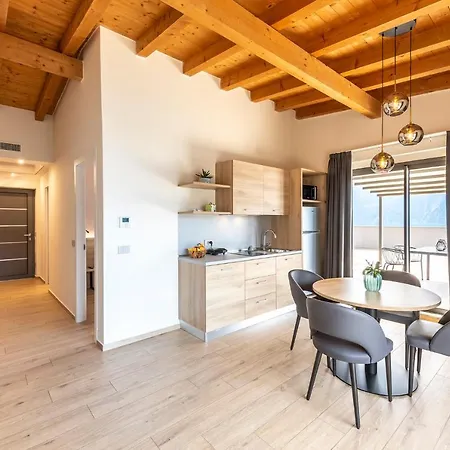 מלון דירות Evo 4*